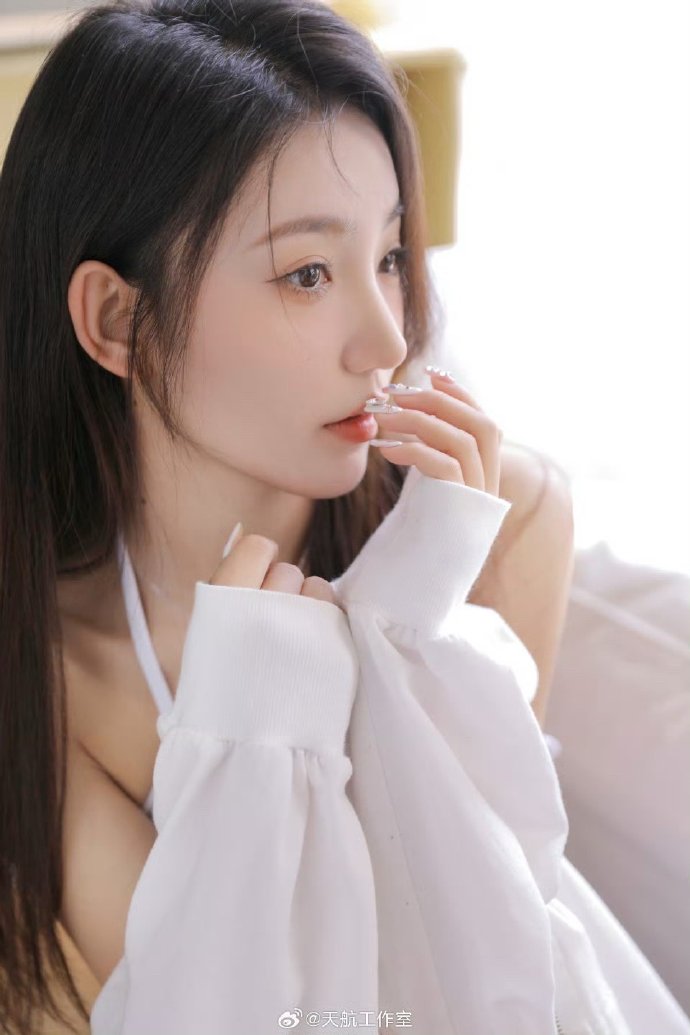 邓书瑶 头像